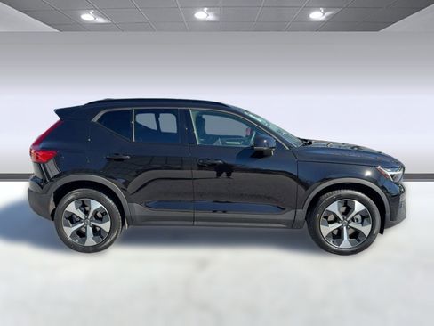 New 2026 Volvo XC40 B5 Plus w/ Climate Package image 8