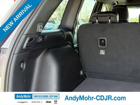 Used 2025 Jeep Grand Cherokee Limited w/ Luxury Tech Group II AWD/4WD image 21