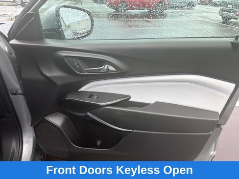 Used 2025 Chevrolet Trax LT w/ Driver Confidence Package FWD image 23