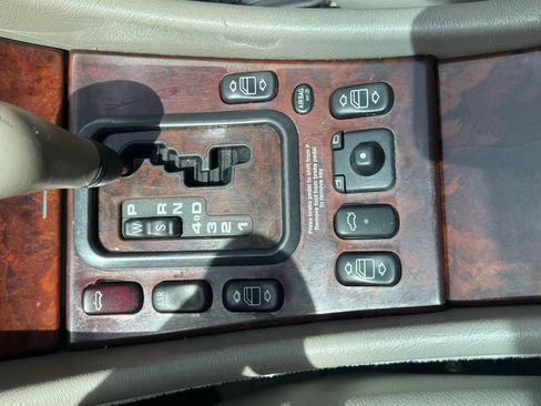 Used 1999 Mercedes-Benz CLK 320 Cabriolet image 22