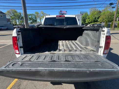 Used 2018 RAM 1500 SLT AWD/4WD image 9