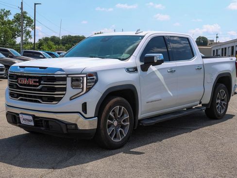 Used 2022 GMC Sierra 1500 SLT w/ X31 Off-Road Package AWD/4WD image 30