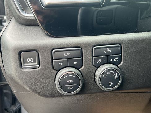 Used 2024 Chevrolet Silverado 1500 LT AWD/4WD image 14