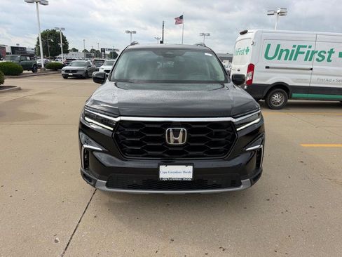 Used 2024 Honda Pilot Elite image 8