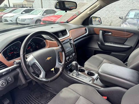 Used 2015 Chevrolet Traverse LT w/ Traveler's Package AWD/4WD image 34