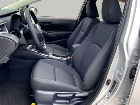 Used 2025 Toyota Corolla LE FWD image 7