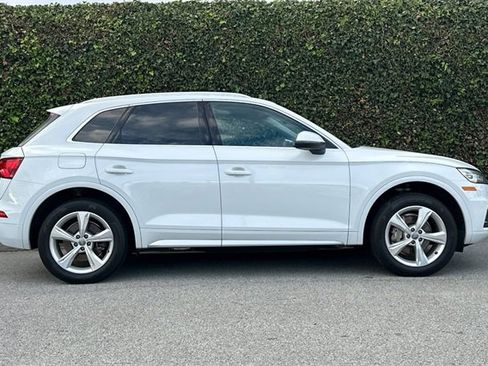 Used 2020 Audi Q5 2.0T Premium w/ Convenience Package image 3