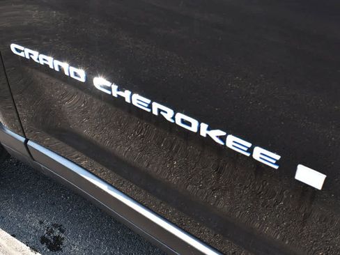 Used 2023 Jeep Grand Cherokee 4xe image 18