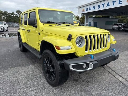 Used 2022 Jeep Wrangler Unlimited Sahara image 3