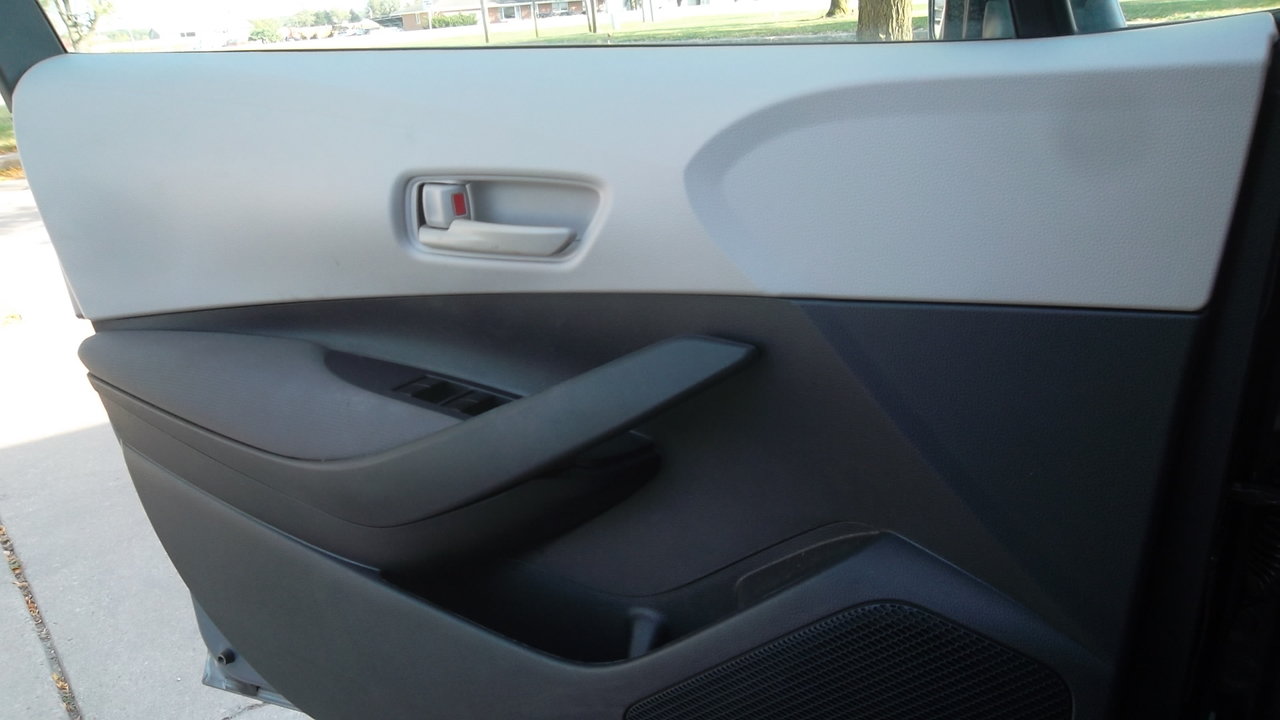Used 2024 Toyota Corolla LE FWD image 14