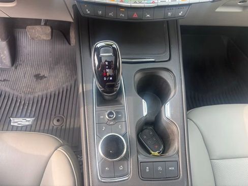 Used 2022 Cadillac XT4 Premium Luxury w/ Enhanced Visibility Package image 12