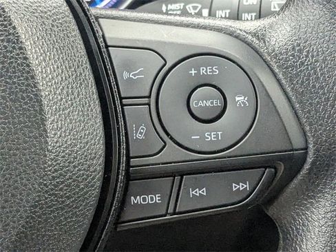 Used 2025 Toyota RAV4 XLE image 27