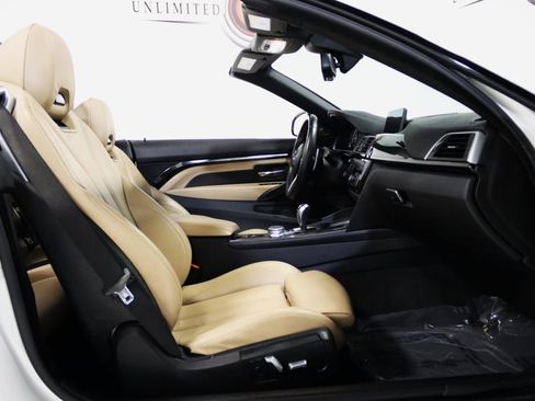 Used 2018 BMW M4 Convertible image 63