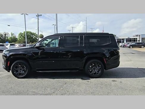 New 2026 Jeep Grand Wagoneer Limited w/ Convenience Group I AWD/4WD image 26