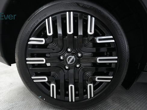 Used 2026 Nissan Leaf Platinum+ w/ Floor Mat Package (Platinum+) FWD image 9