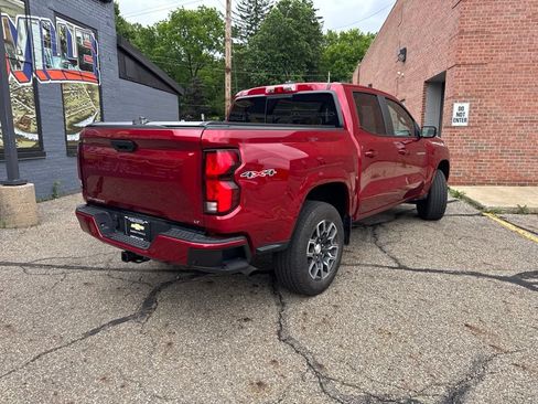 Used 2024 Chevrolet Colorado LT w/ LT Convenience Package III AWD/4WD image 4