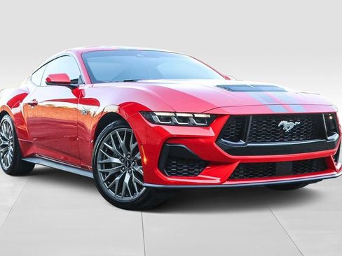 Used 2025 Ford Mustang GT Premium RWD image 2