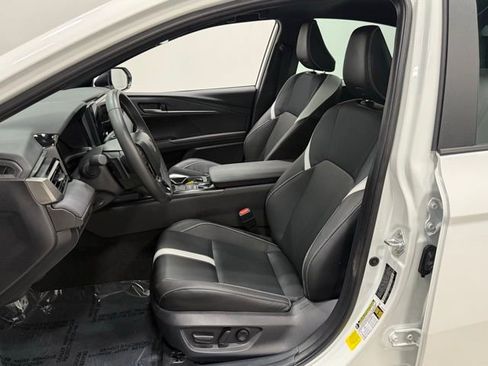 Used 2025 Toyota Camry SE image 14