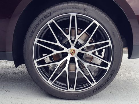 New 2026 Porsche Macan image 27