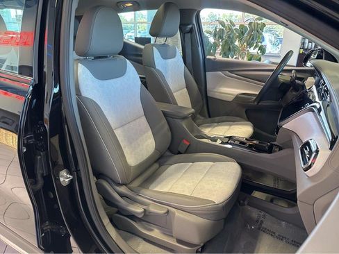 Used 2023 Chevrolet Bolt EUV Premier w/ Sun & Sound Package FWD image 31
