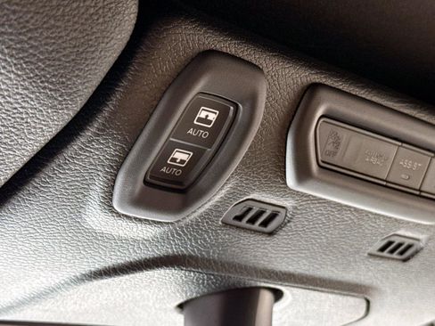 Used 2023 Jeep Wrangler Unlimited Sahara w/ Cold Weather Group image 15