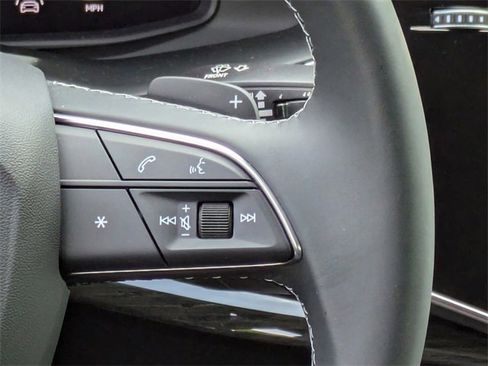 Used 2024 Audi Q8 Premium Plus image 23