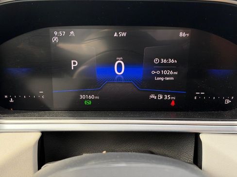Used 2025 Volkswagen Taos SE AWD/4WD image 5