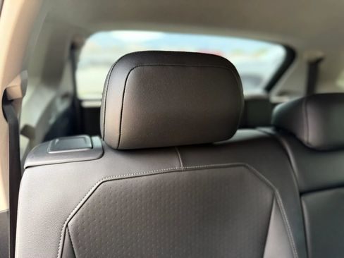 Used 2019 Volkswagen Tiguan SE FWD image 16