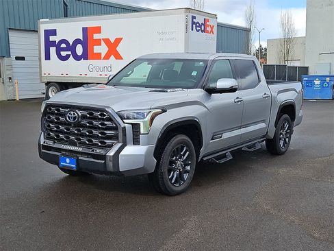 Used 2022 Toyota Tundra Platinum image 1