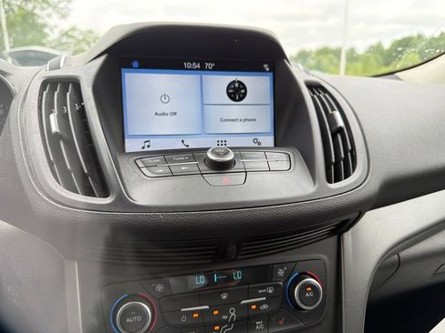 Used 2018 Ford Escape SE w/ SE Sync 3 Package AWD/4WD image 9