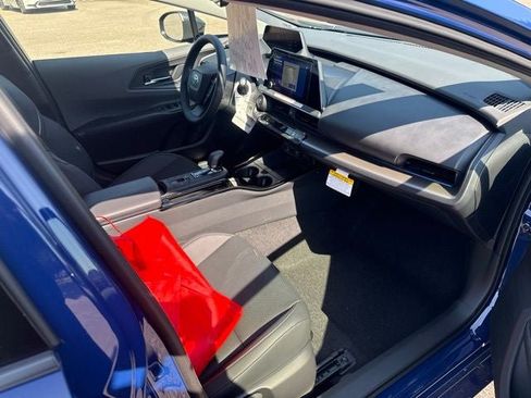 New 2027 Toyota Prius XLE FWD image 13