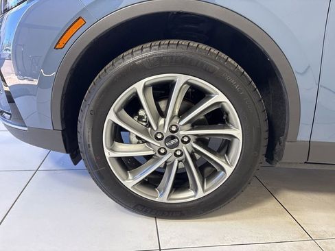 Used 2026 Lincoln Corsair Premiere image 9