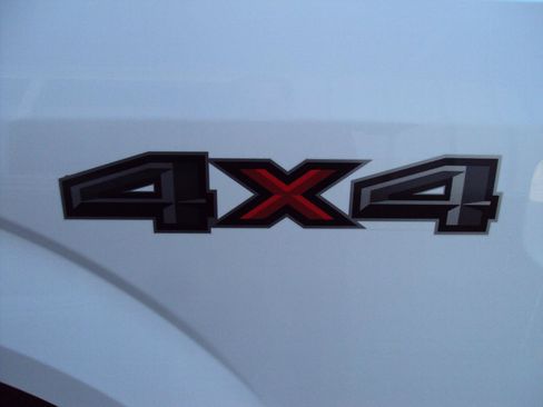 Used 2017 Ford F150 XL w/ Equipment Group 101A Mid AWD/4WD image 39