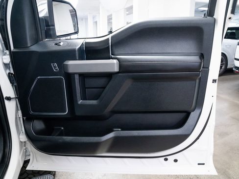 Used 2018 Ford F150 Platinum w/ FX4 Off-Road Package image 23