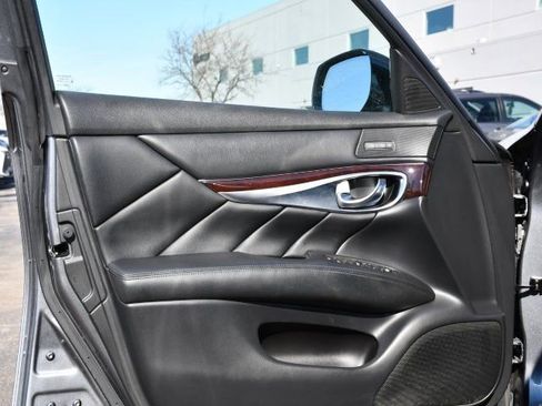 Used 2017 INFINITI Q70 3.7 image 11