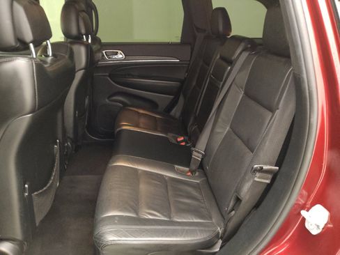 Used 2018 Jeep Grand Cherokee Limited image 18
