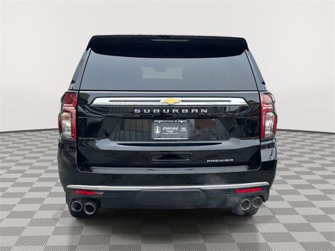Used 2024 Chevrolet Suburban Premier w/ Premium Package 2 image 4