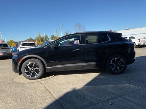 New 2026 Chevrolet Equinox EV LT image 4