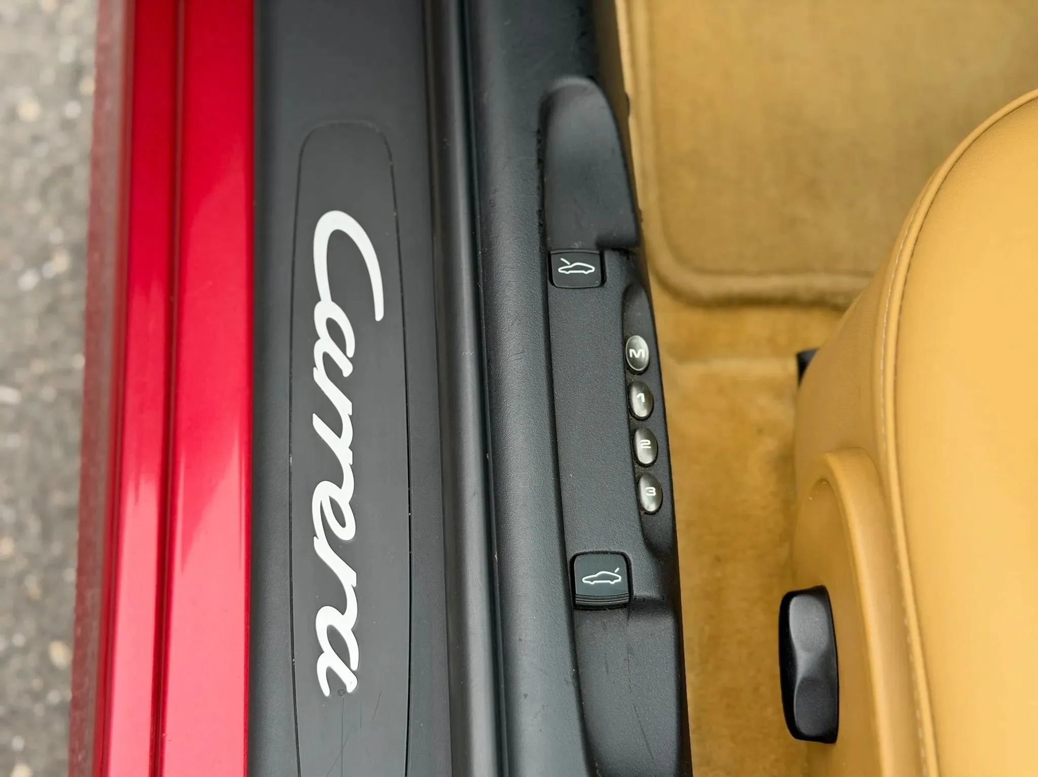 Used 2001 Porsche 911 Cabriolet image 35