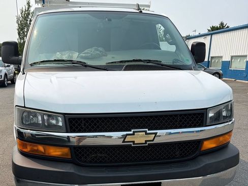 Used 2024 Chevrolet Express 3500 w/ Power Convenience Package RWD image 2