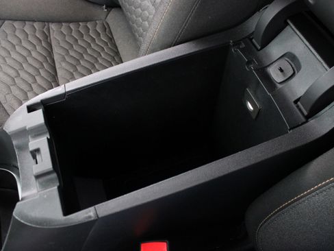 Used 2019 Chevrolet Equinox LT w/ Driver Convenience Package FWD image 46