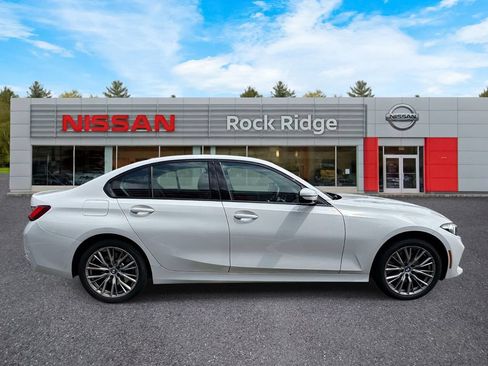 Used 2023 BMW 330i xDrive Sedan w/ Premium Package AWD/4WD image 7
