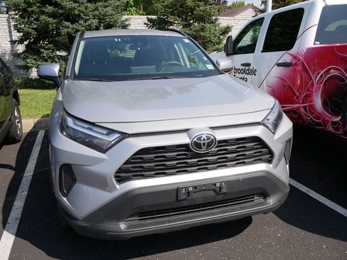 Certified 2025 Toyota RAV4 XLE AWD/4WD image 3