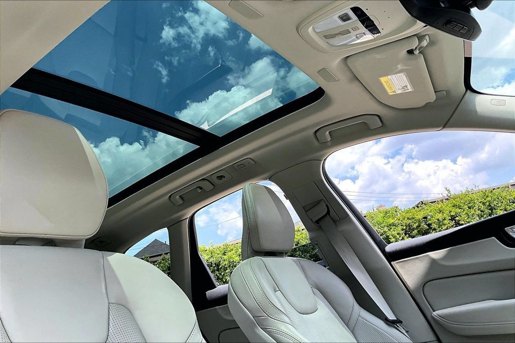 Certified 2026 Volvo XC60 B5 Ultra AWD/4WD image 23