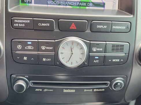 Used 2013 Hyundai Equus Signature RWD image 18