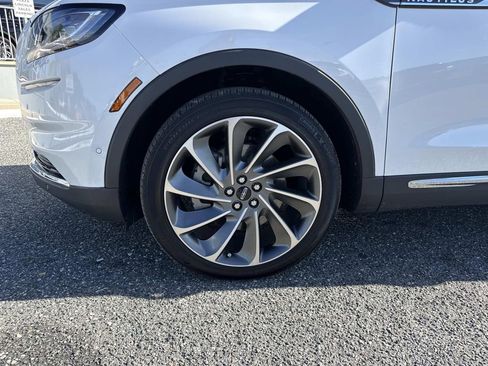 Used 2021 Lincoln Nautilus Reserve w/ Equipment Group 201A image 10