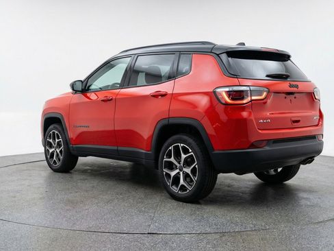 Used 2025 Jeep Compass Limited AWD/4WD image 6
