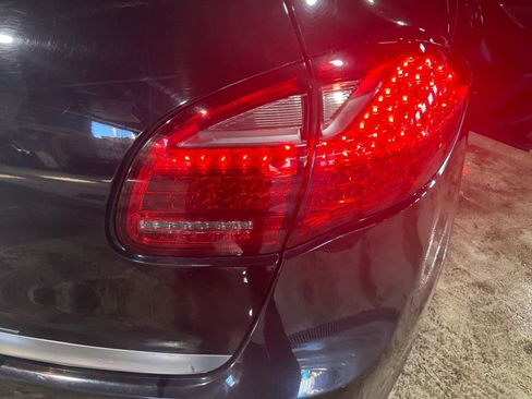 Used 2014 Porsche Cayenne S image 23