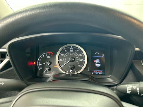 Used 2022 Toyota Corolla LE image 13