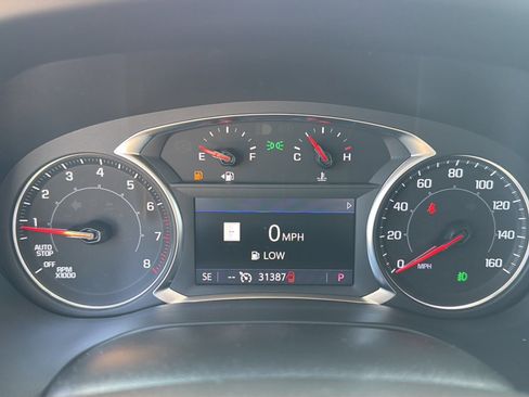 Used 2023 GMC Acadia SLT w/ Elevation Edition FWD image 10